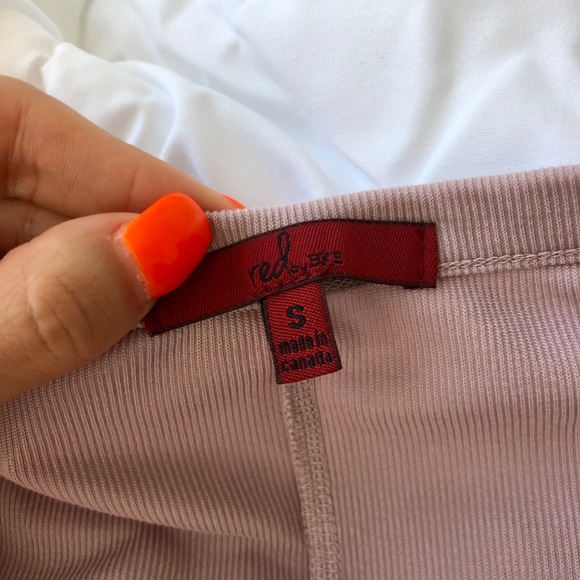 SUPER SOFT Women's Red by BKE light purple top - Picture 2 of 3